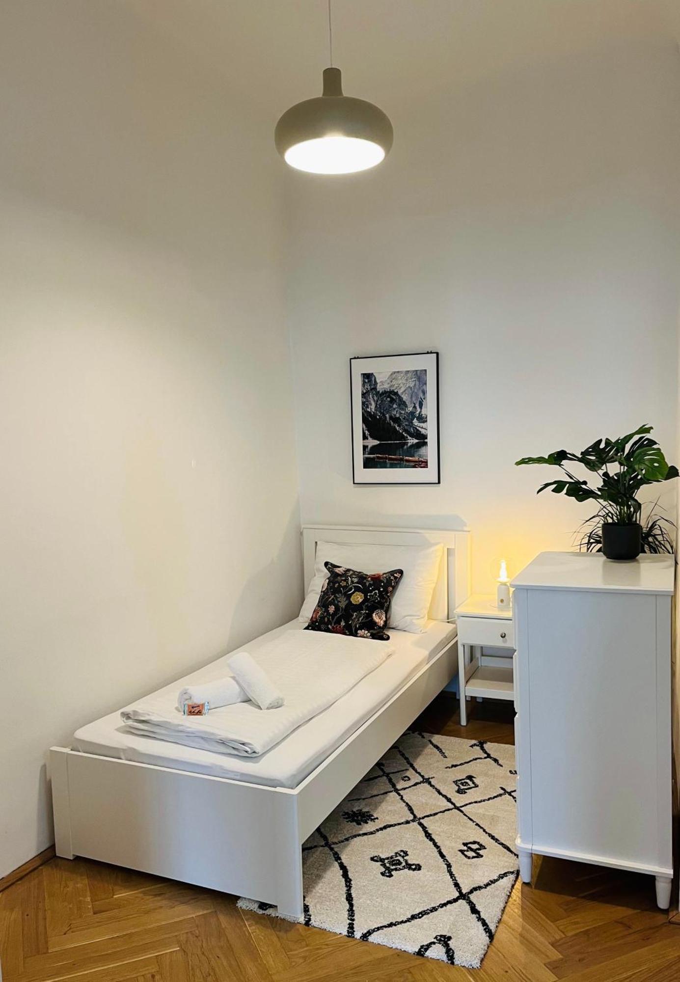 Bloom - Cozy Apartment, 5 Stops To City Center Vienna Exterior photo
